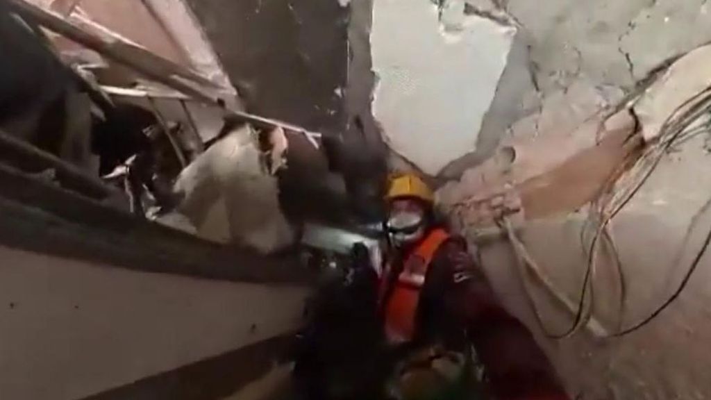 Los topos: rescatistas con un trabajo entre la vida y la muerte en Venezuela