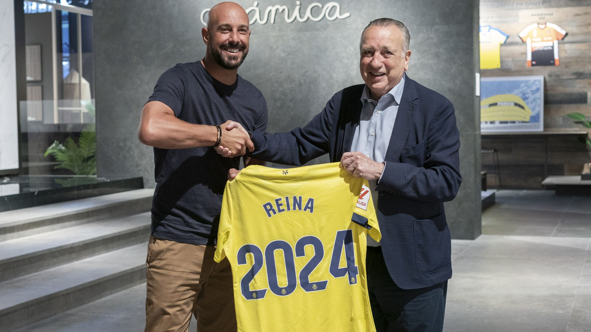 Pepe Reina tras firmar con el Villarreal