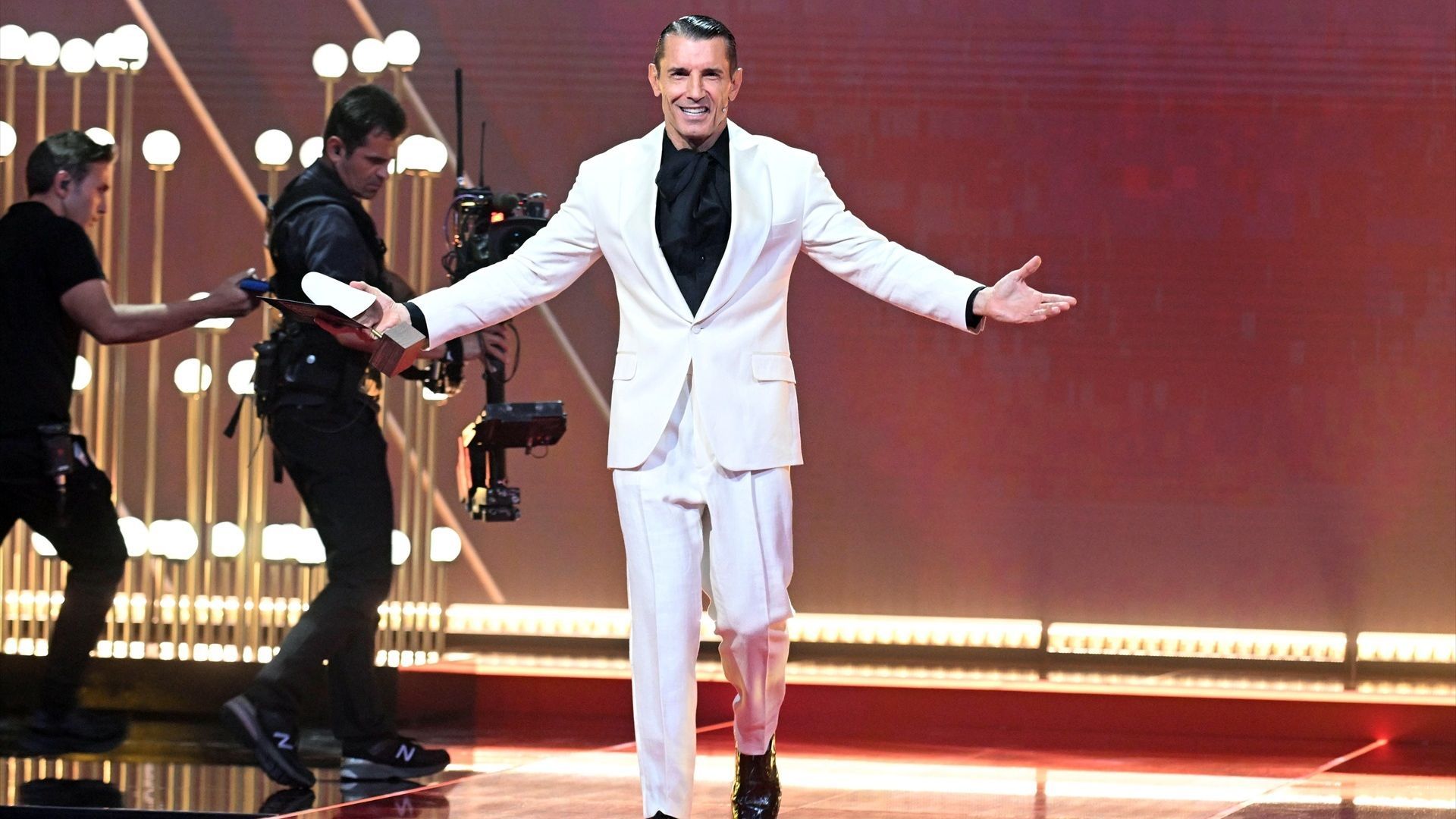 Jesús Vázquez, sobre el escenario de los Premios de la Academia de la Moda 2026