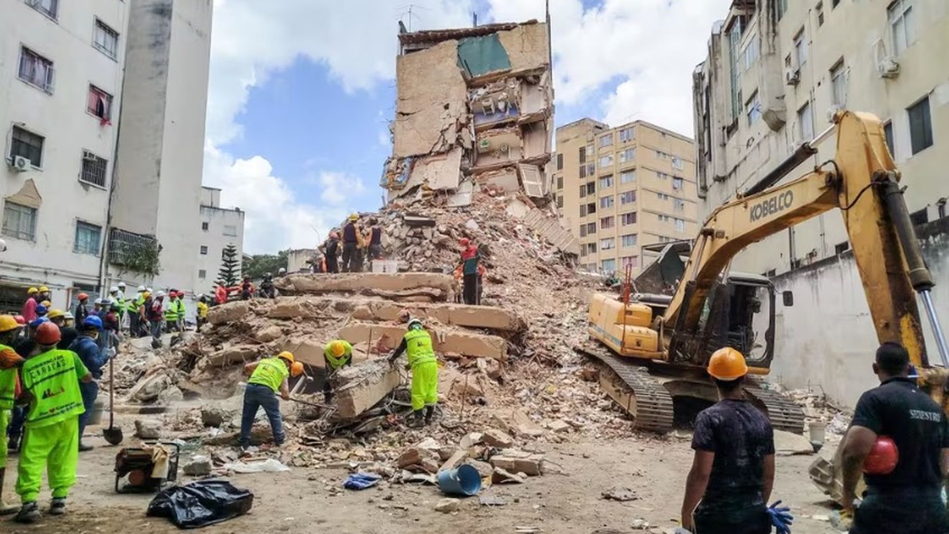 Labores de rescate en Venezuela tras los terremotos Labores de rescate en Venezuela tras los terremotos