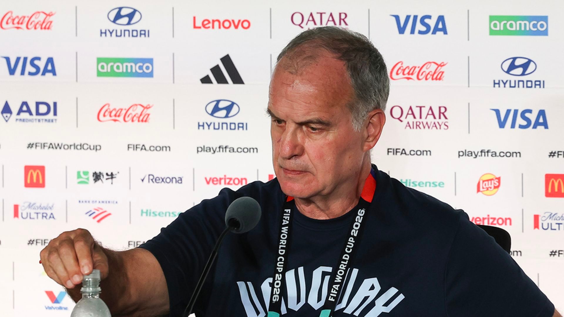 Marcelo Bielsa en sala de prensa Marcelo Bielsa en sala de prensa