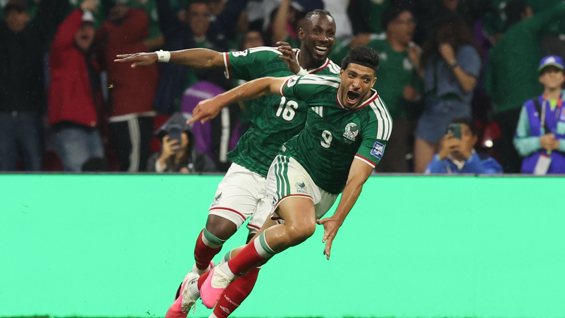 Raúl Jiménez celebrando su gol Raúl Jiménez celebrando su gol