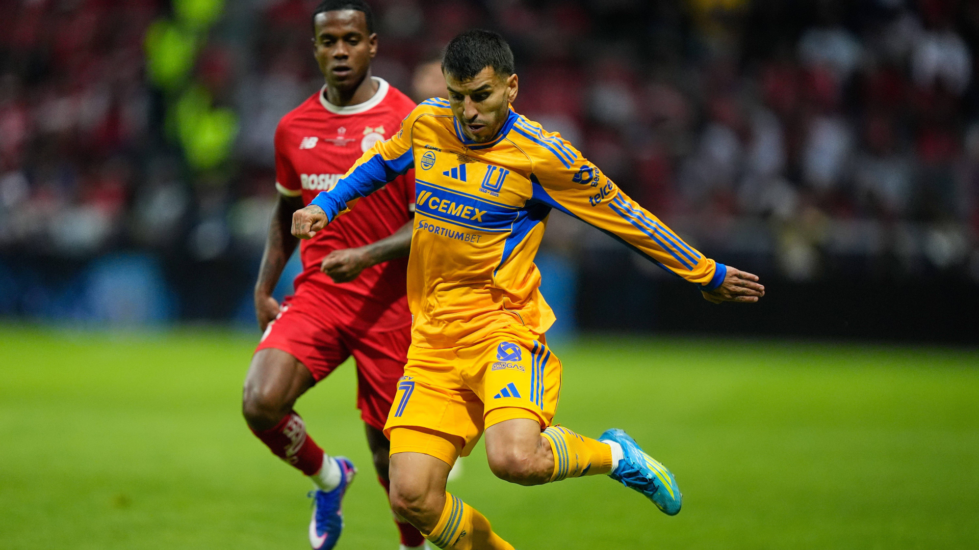 Ángel Correa, en un partido con Tigres