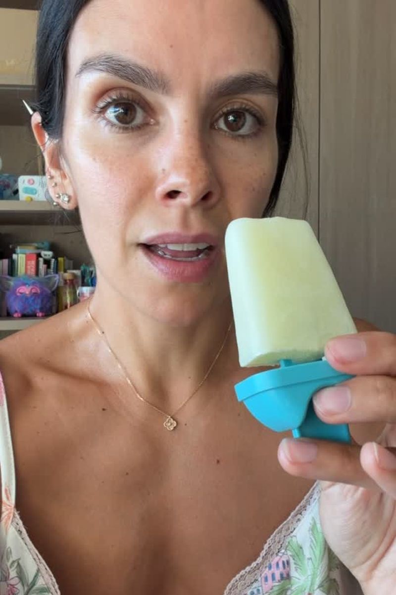 Cristina Pedroche, con uno de los helados que ha preparado a sus hijos con su propia leche