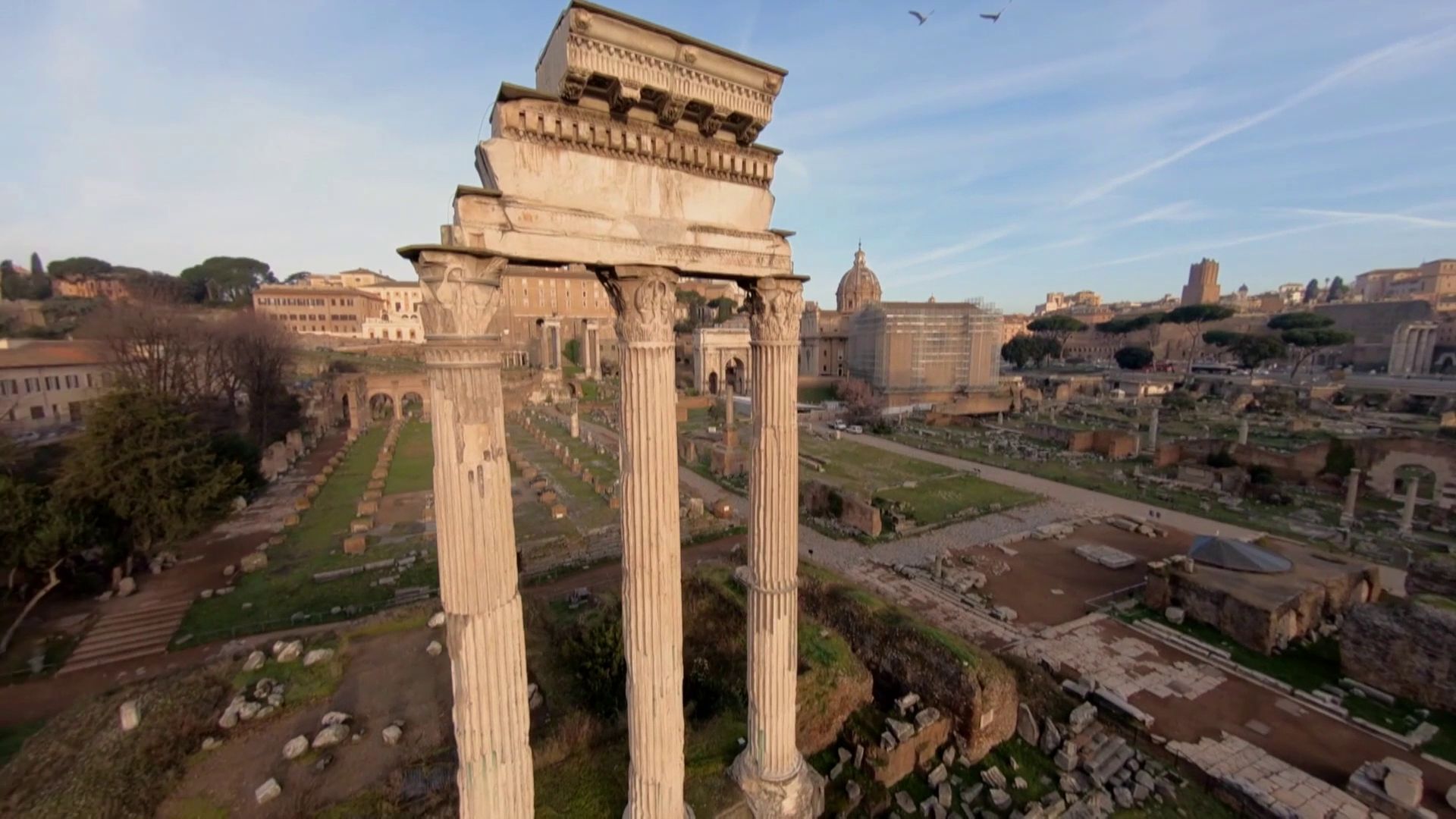 En los entresijos del alma del Imperio: un viaje por el Foro romano y su icónico Coliseo