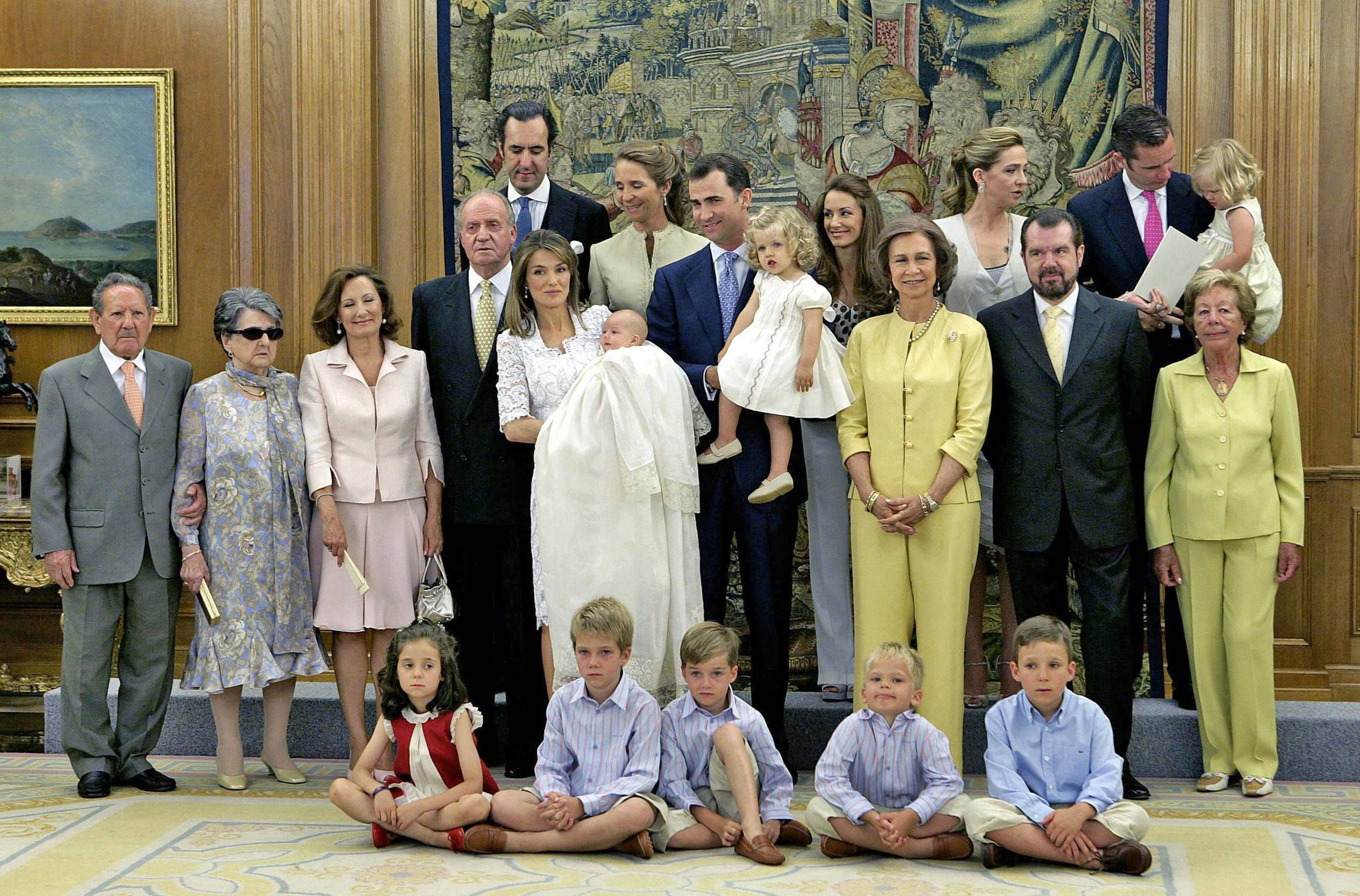 Fotografía grupal del bautizo de la Infanta Sofía