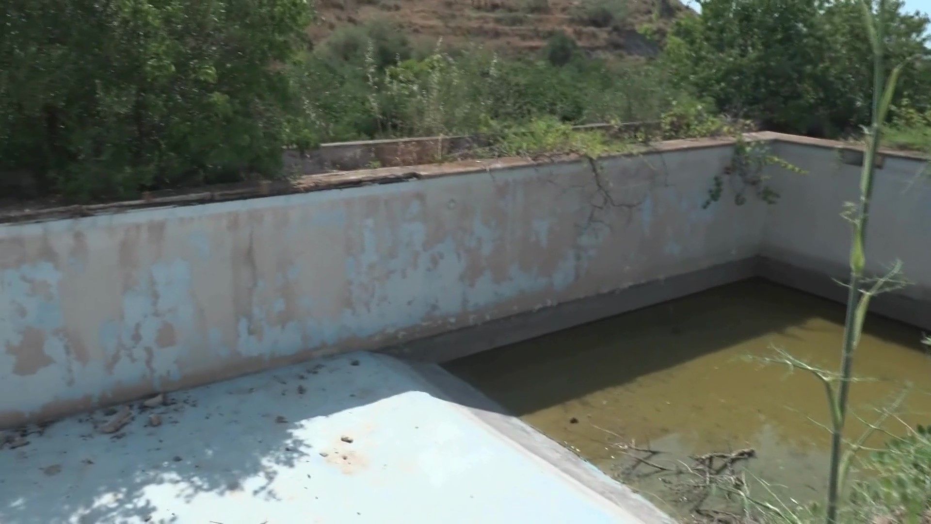 La piscina abandonada