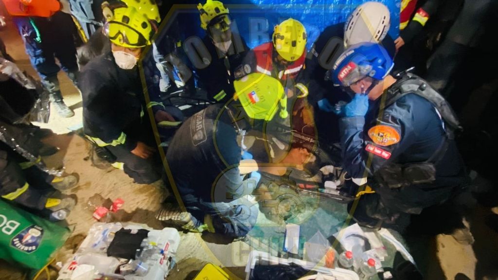 Angustia y expectación para salvar a Hernán en La Guaira: ya le han tocado las manos y se puede ver su cara