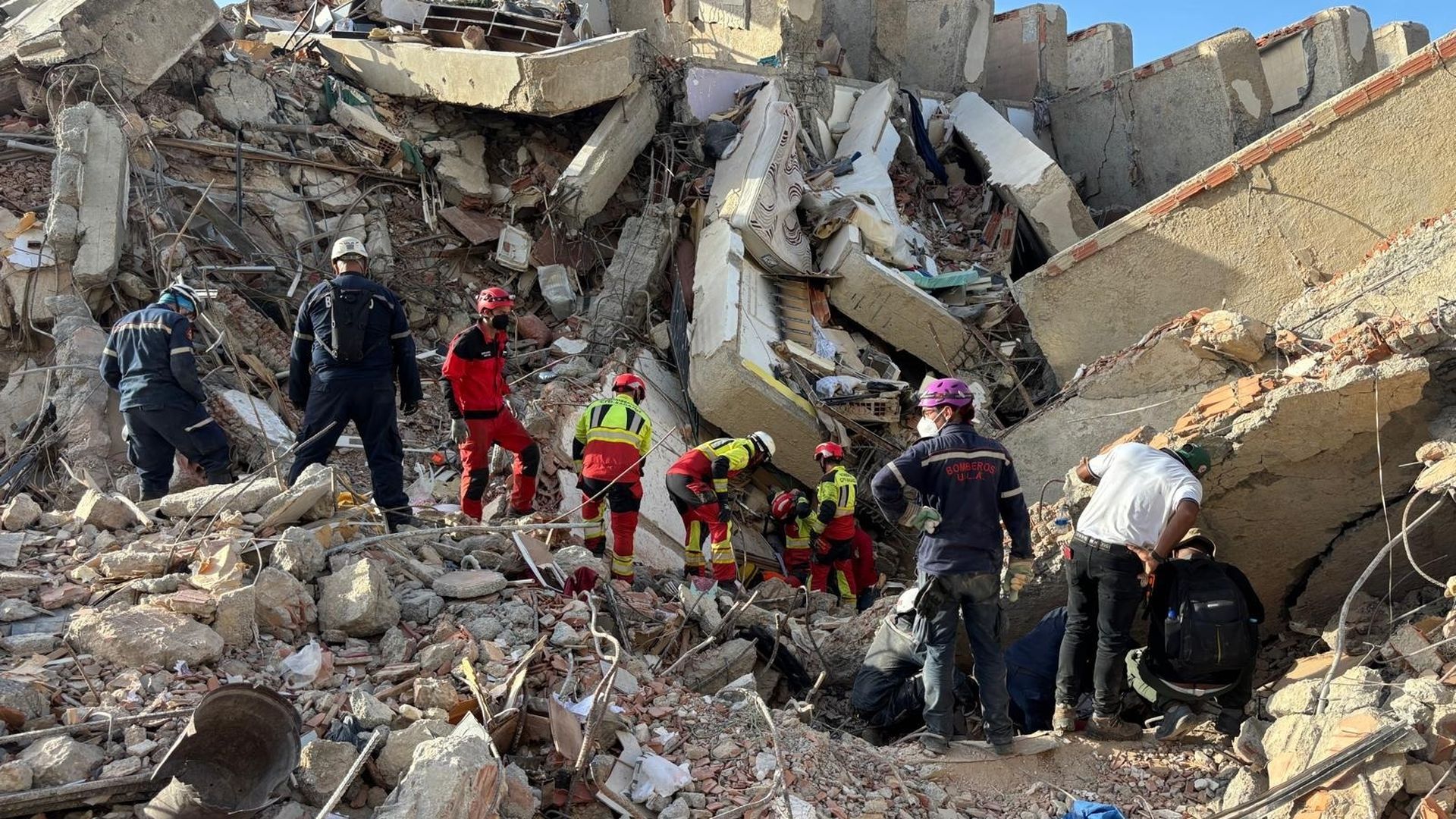 Bomberos de la Diputación de Badajoz en Venezuela Bomberos de la Diputación de Badajoz en Venezuela