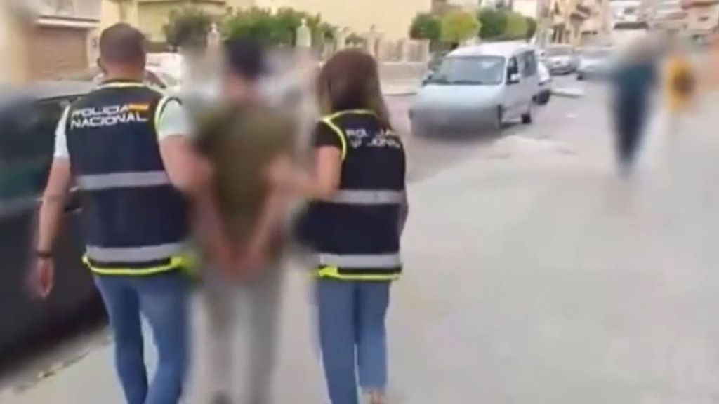 Cae una red de 150 agresores que drogaban y violaban a sus parejas para vender el contenido: "Mi mujer ni siquiera sabe que la grabé"