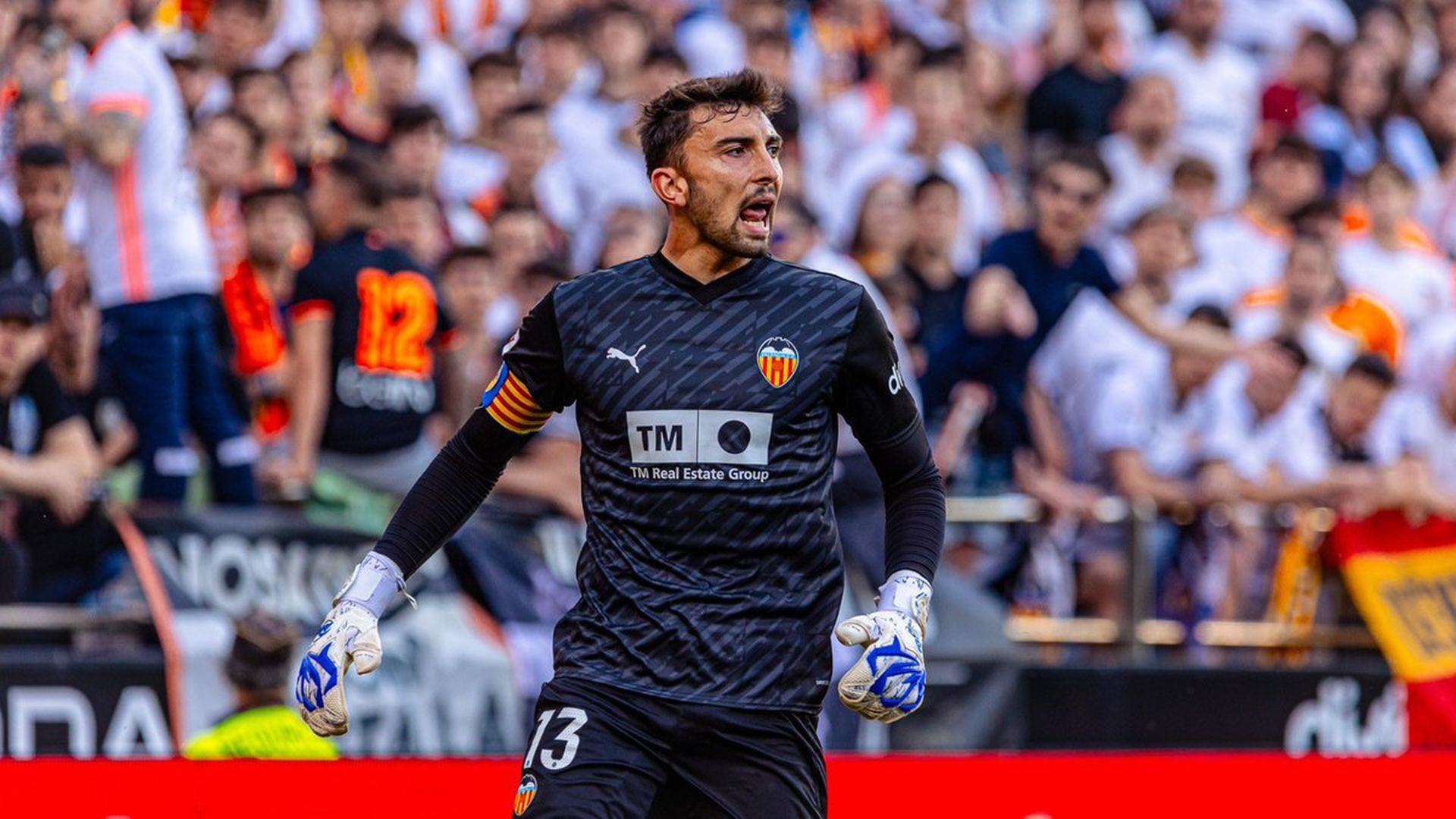 El Valencia CF invita a salir a Cristian Rivero: necesita fichas