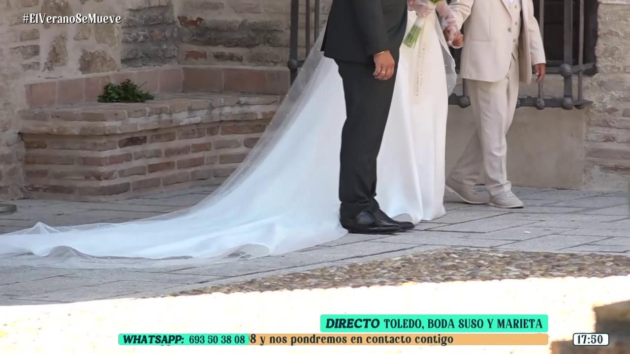 Marieta Díaz ha lucido una larga cola y velo