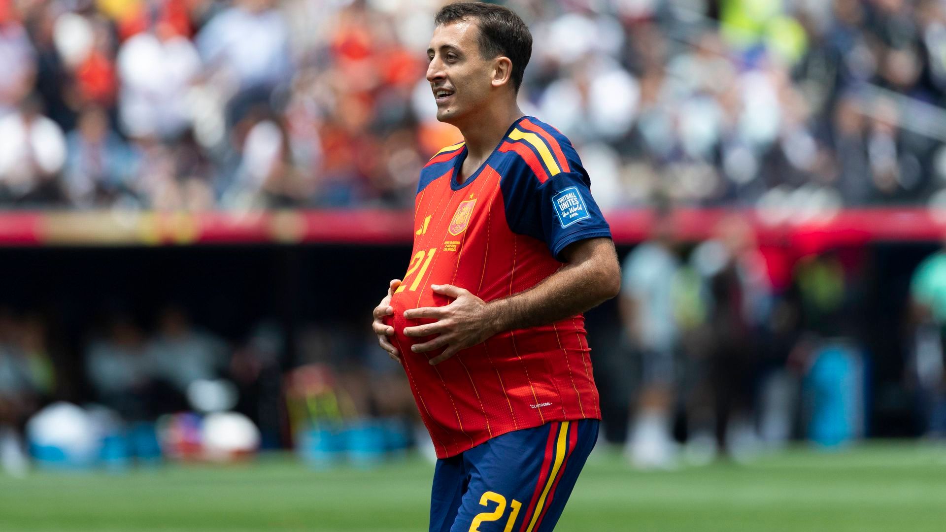 Mikel Oyarzabal ha revelado en el partido de España contra Austria que va a ser padre por segunda vez
