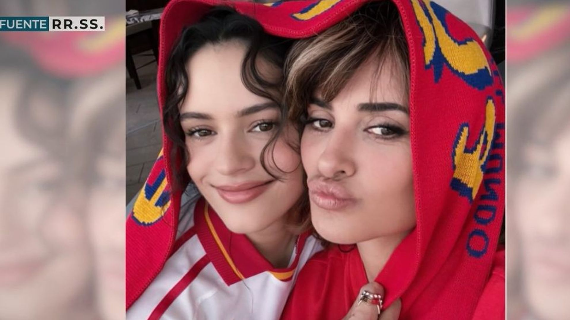 Rosalía, Penélope Cruz y Javier Bardem, los talismanes de La Roja