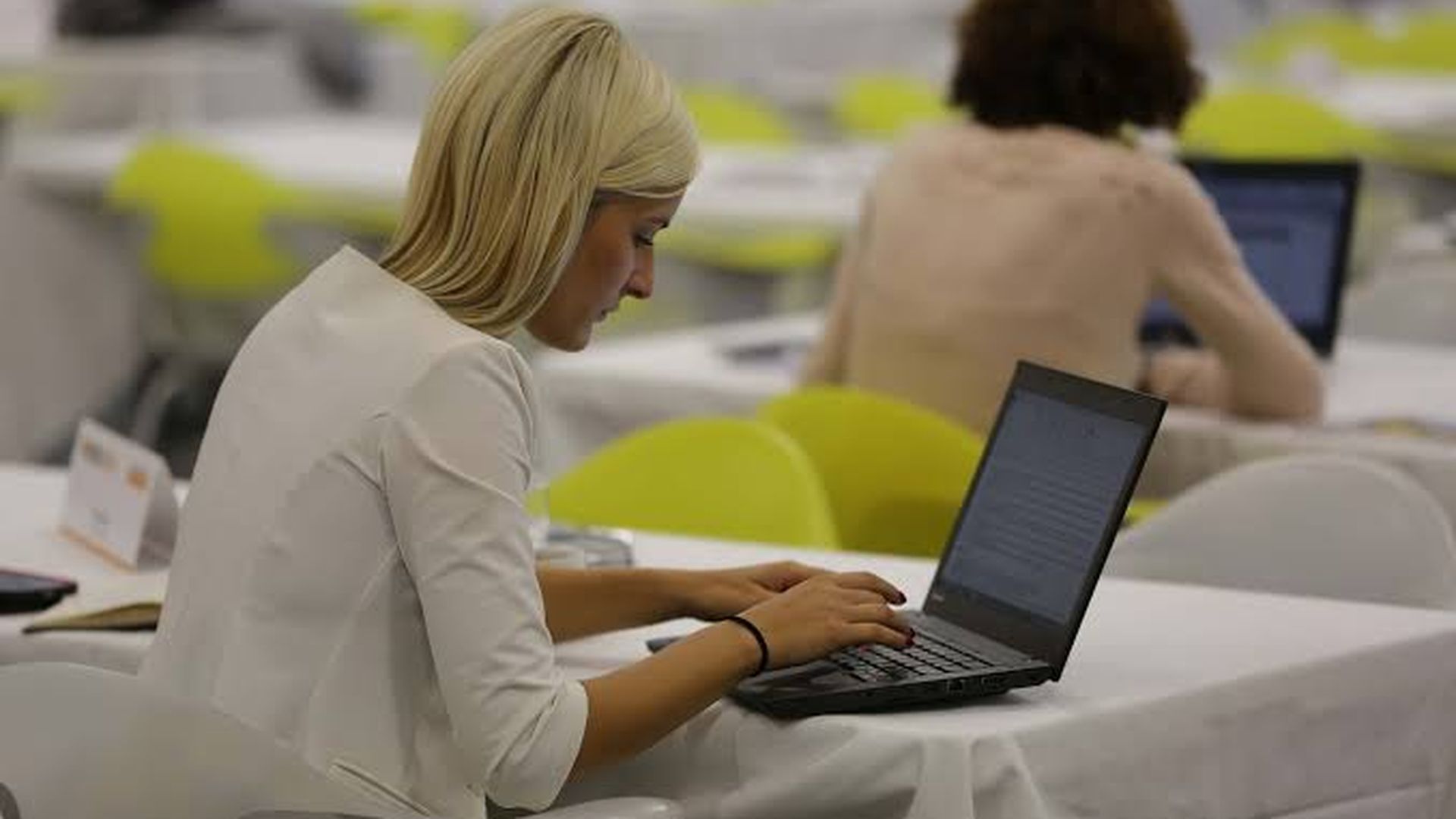 Un estudio demuestra que estar más de 30 minutos sentado puede aumentar el riesgo de padecer cáncer Un estudio demuestra que estar más de 30 minutos sentado puede aumentar el riesgo de padecer cáncer