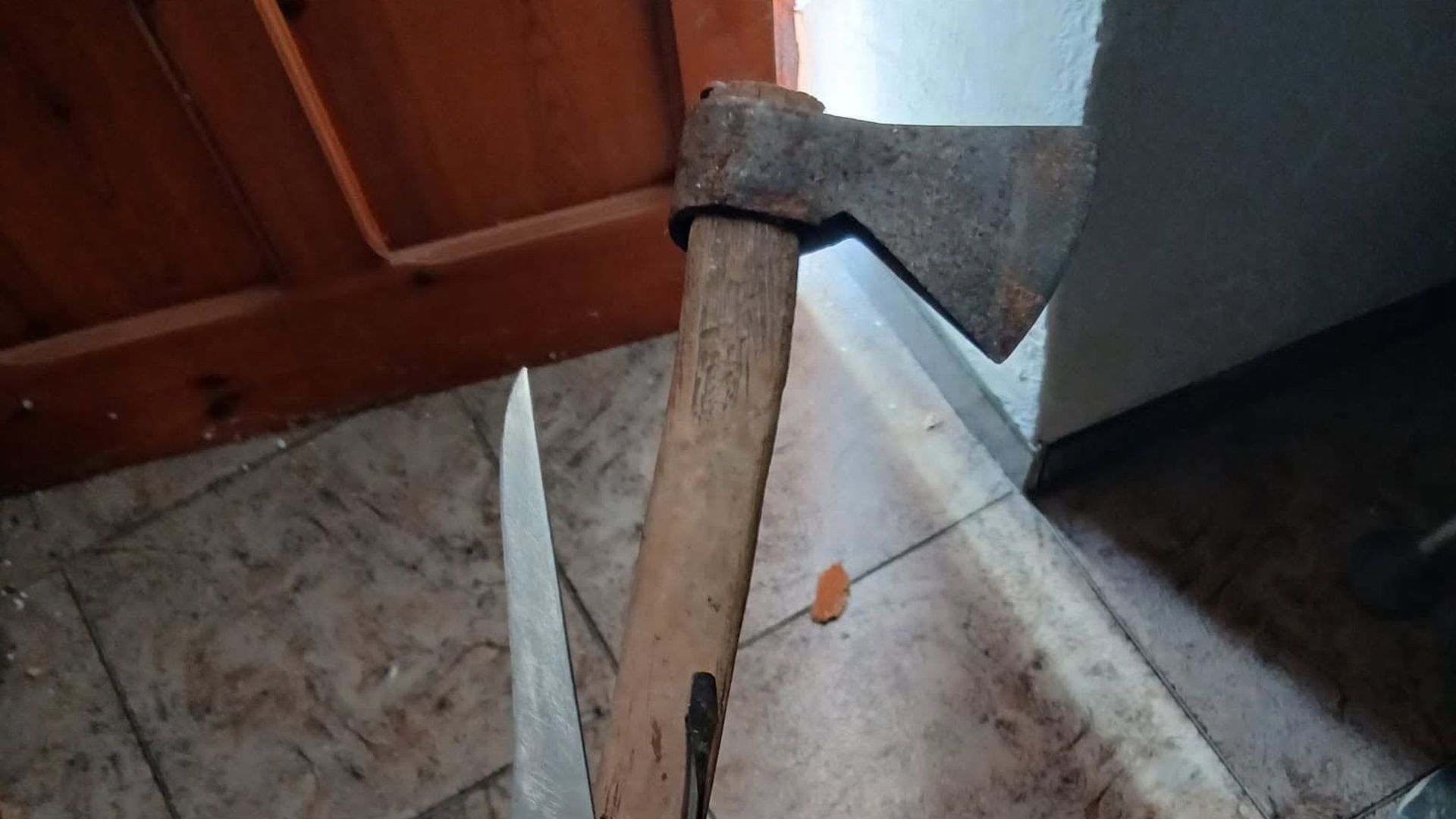 Pequeña hacha que llevaba un ladrón Pequeña hacha que llevaba un ladrón