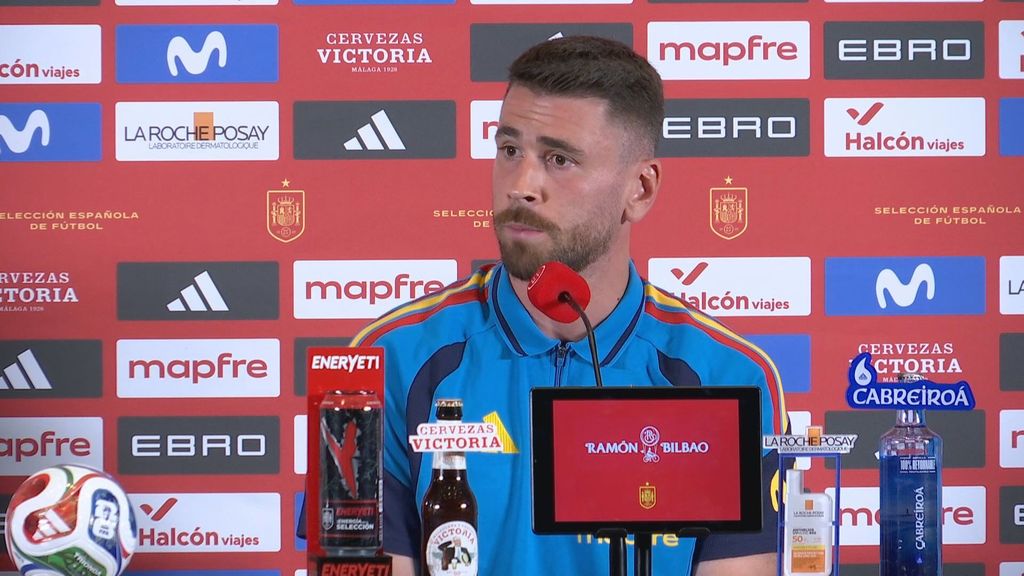 Unai Simón elogia la competencia con David Raya y Joan García