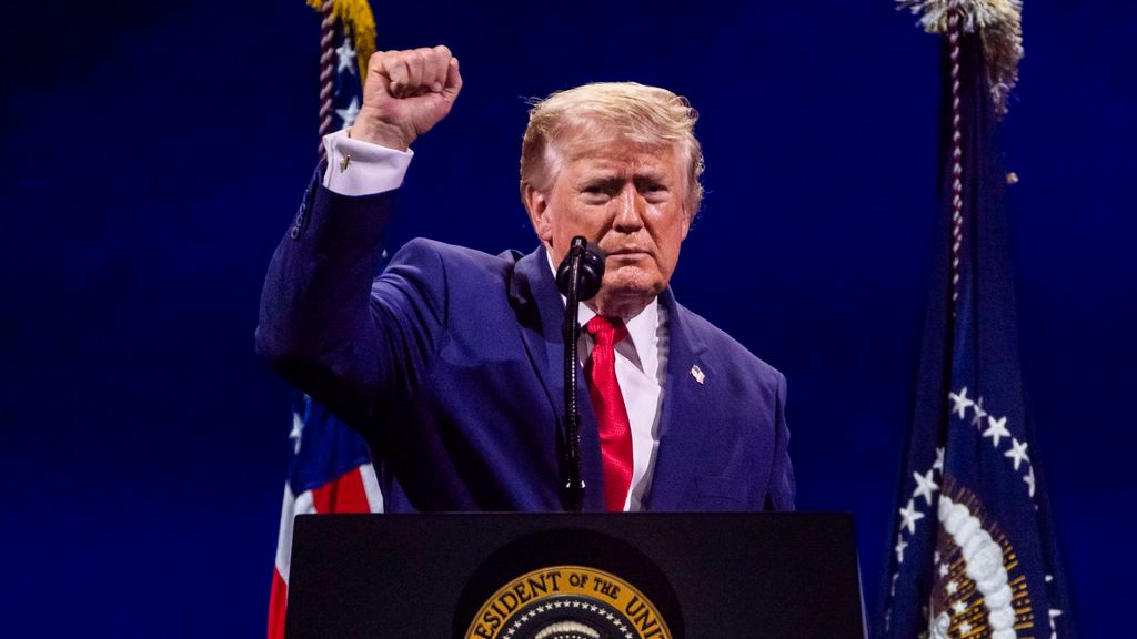 Donald Trump culmina el aniversario de EEUU entre fuegos artificiales y un nuevo llamamiento contra el comunismo