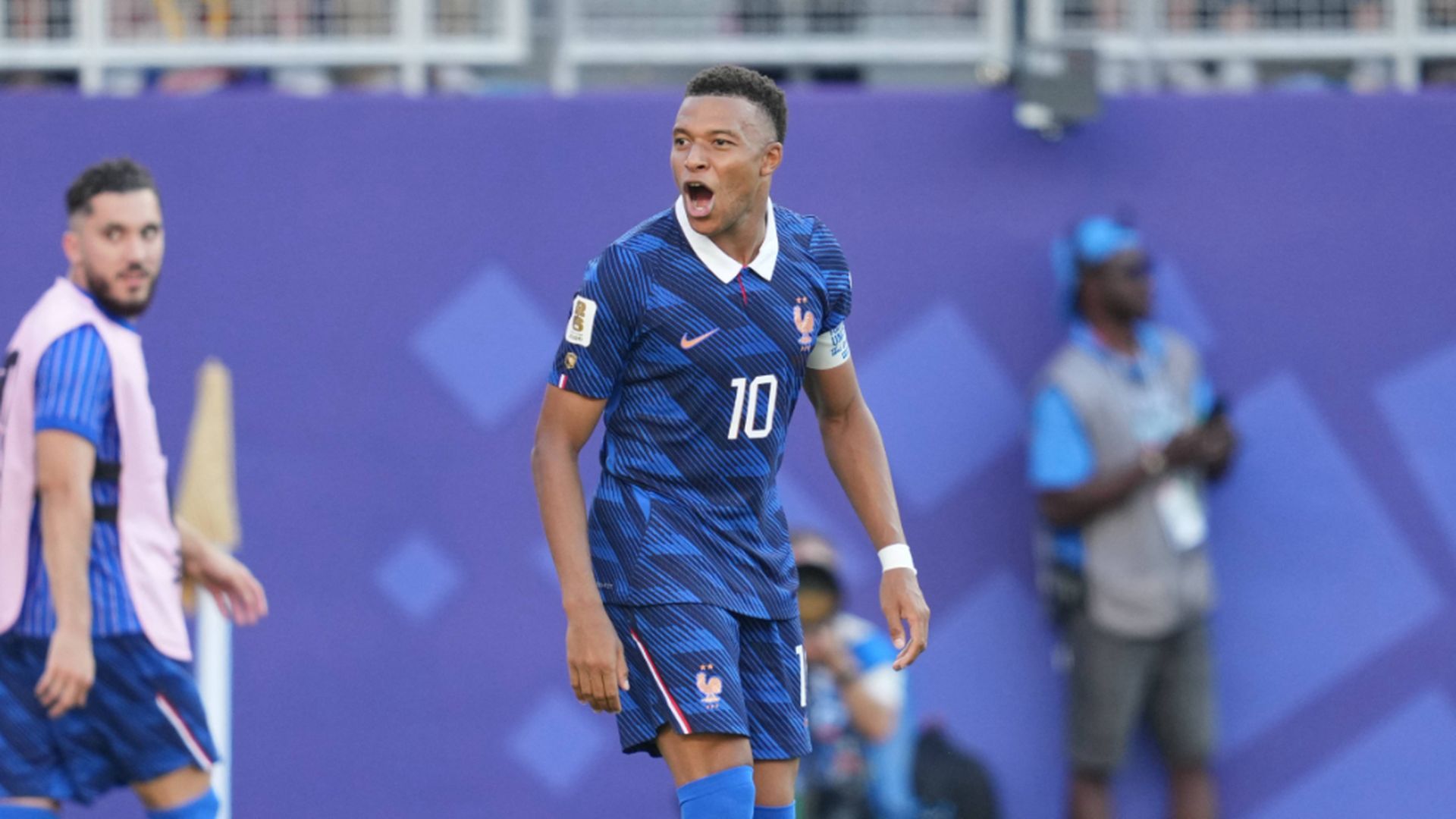 Kylian Mbappé, contra Paraguay Kylian Mbappé, contra Paraguay
