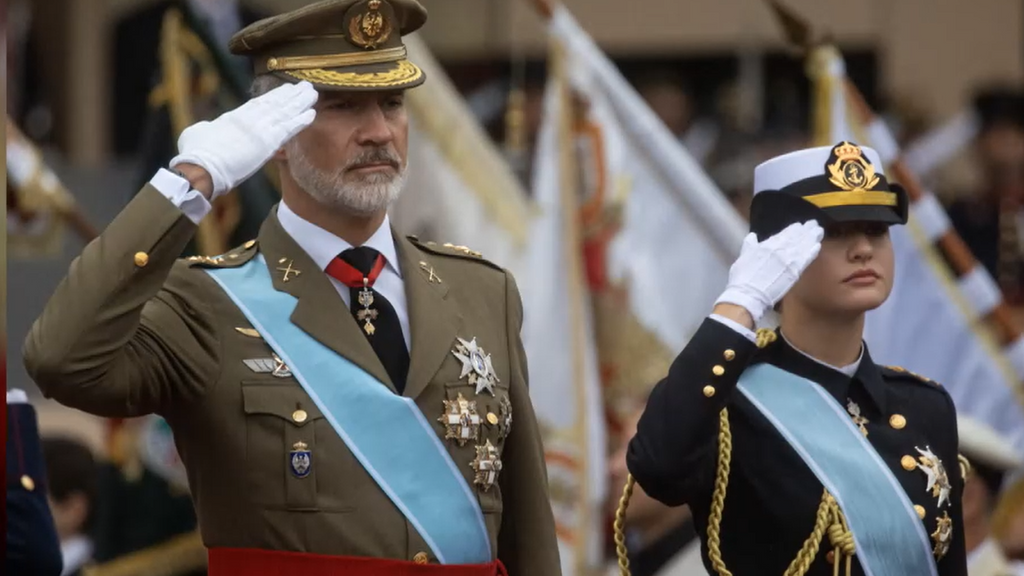 La princesa Leonor se quita el uniforme después de tres años de formación militar para embarcarse en su nueva etapa