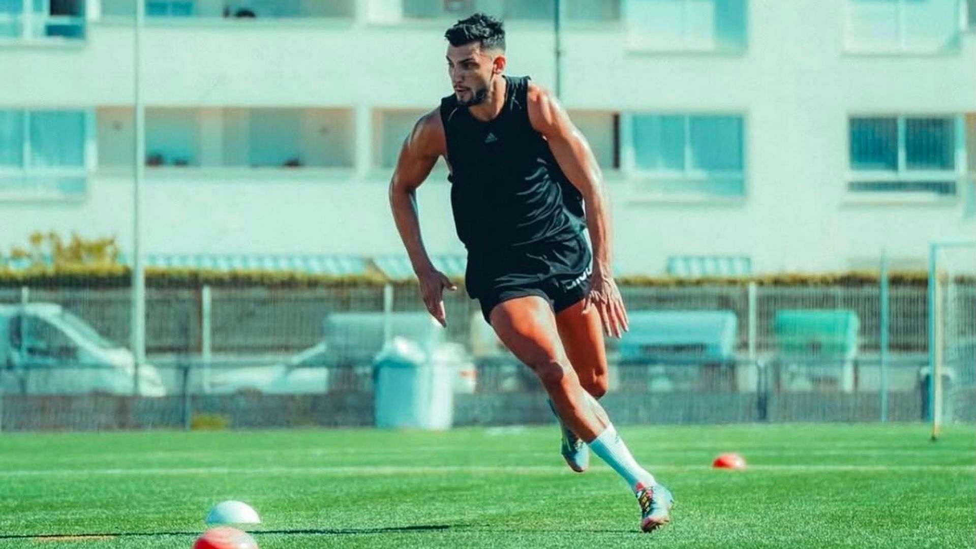 Rafa Mir se ejercita en solitario Rafa Mir se ejercita en solitario