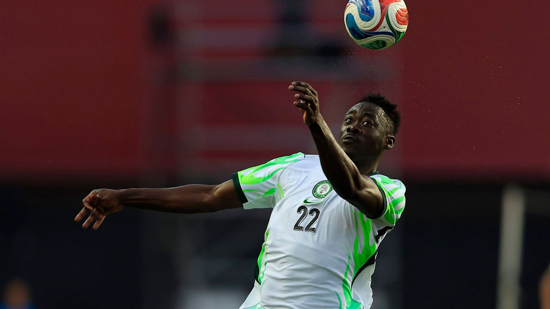 Akor Adams, con Nigeria ante Portugal Akor Adams, con Nigeria ante Portugal