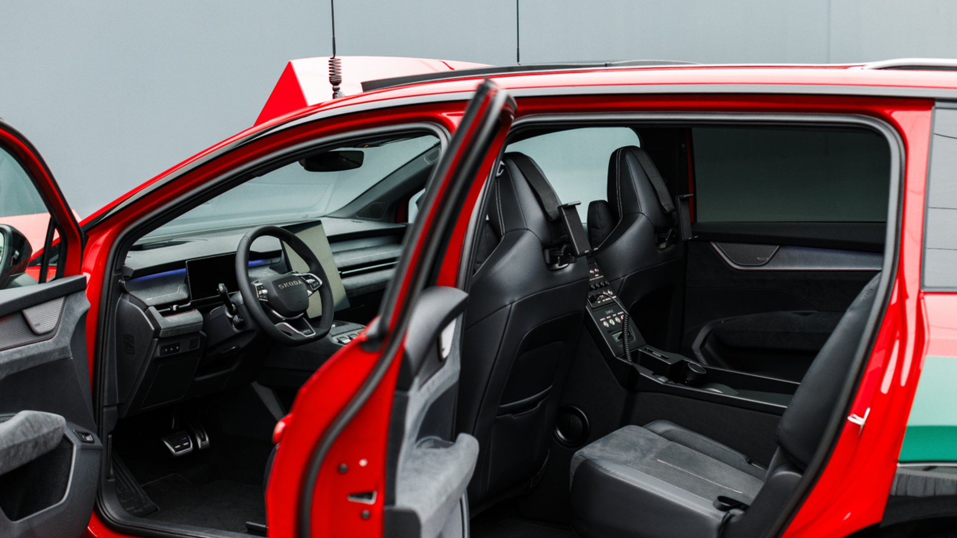 El nuevo Skoda Peaq, el Coche Rojo del Tour 2026
