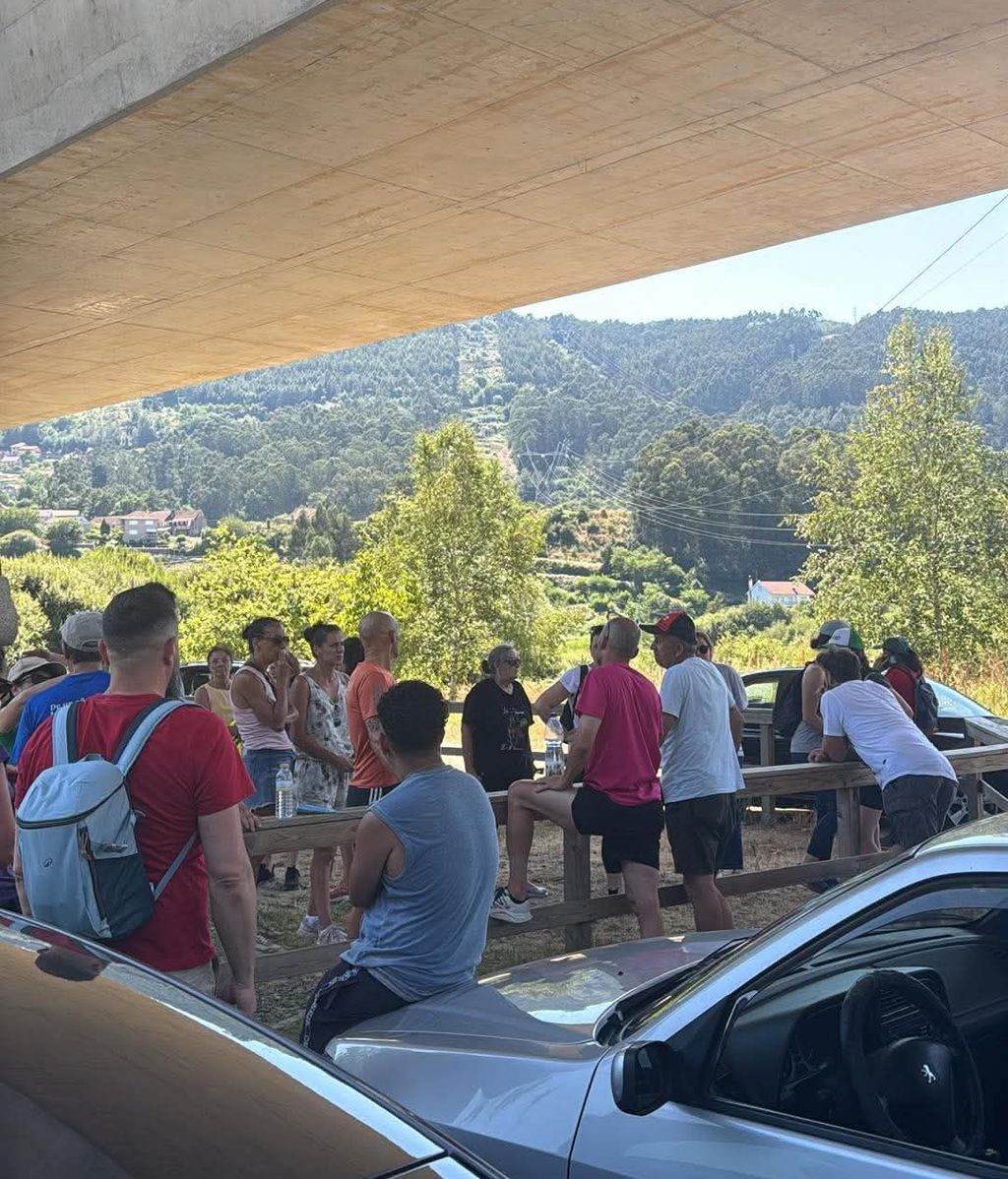 Grupo de búsqueda para intentar localizar a María Pereira en Vigo