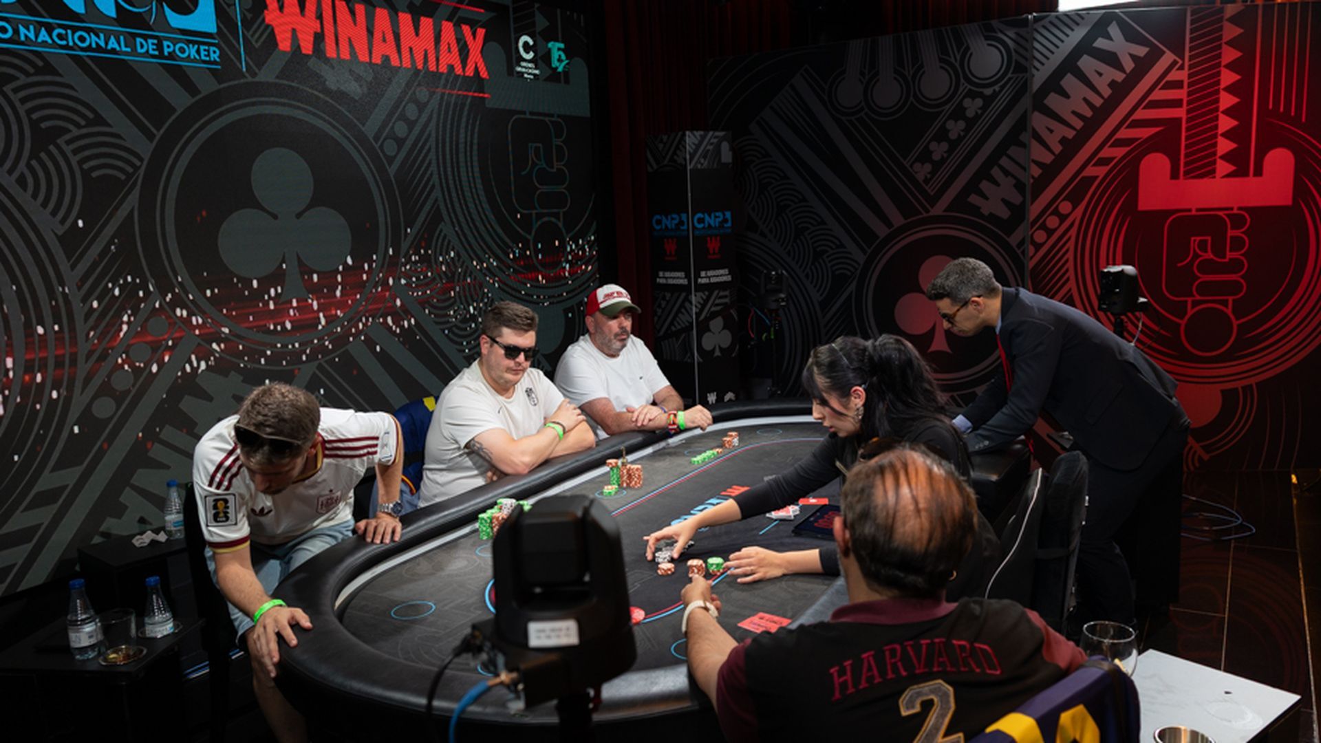 Pacto en el main Event