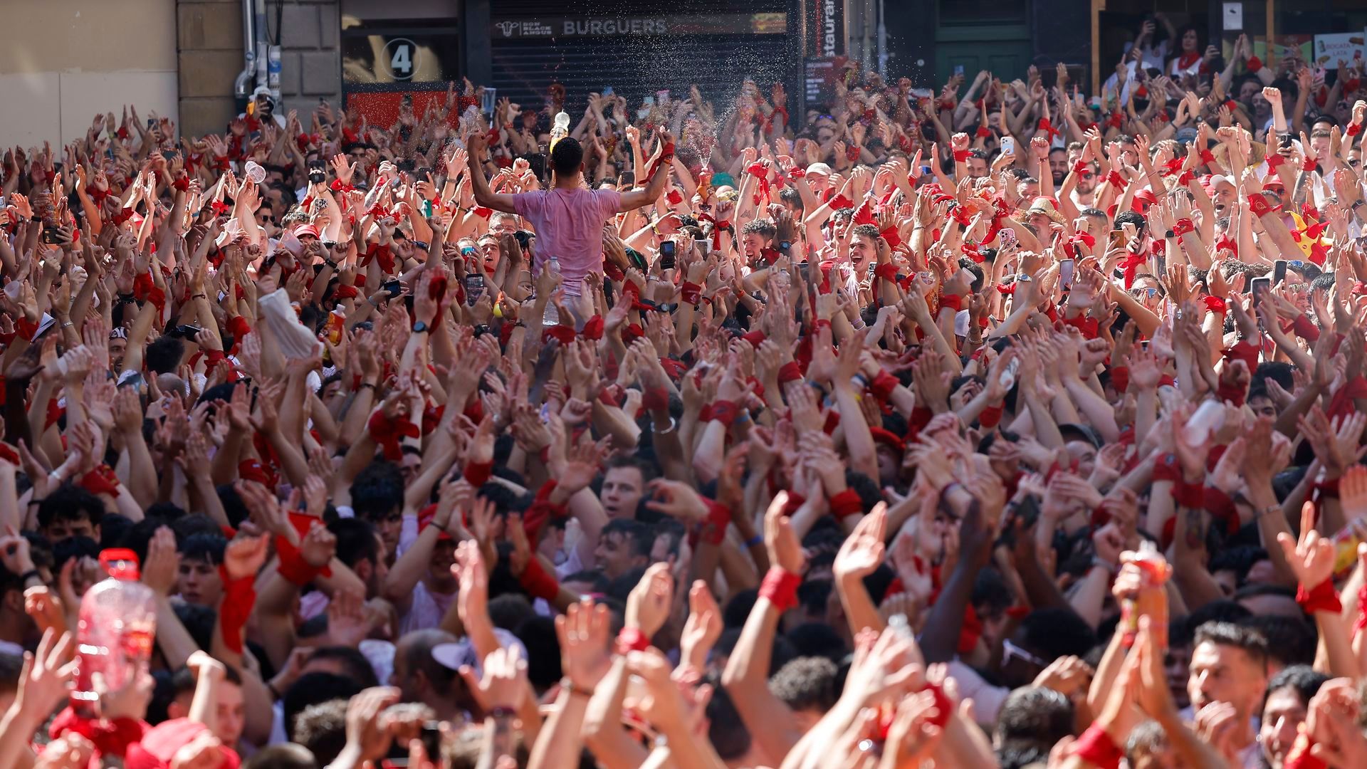 Pamplona da el pistoletazo de salida a los Sanfermines 2026 con el chupinazo Pamplona da el pistoletazo de salida a los Sanfermines 2026 con el chupinazo