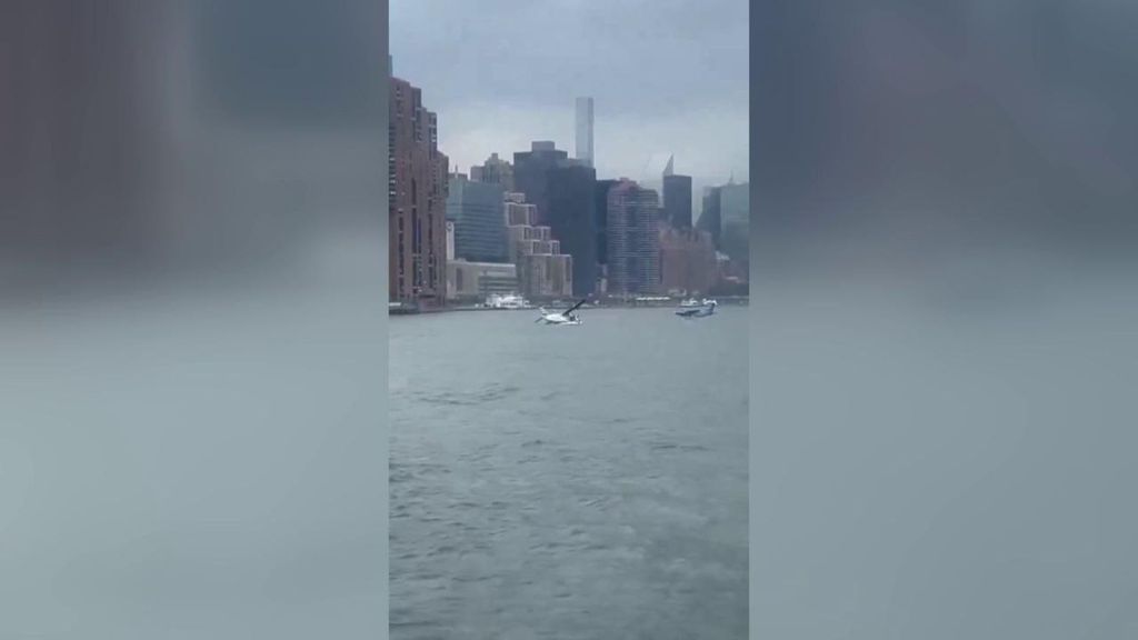 Un aterrizaje forzoso de un hidroavión en el río de Nueva York deja dos heridos leves