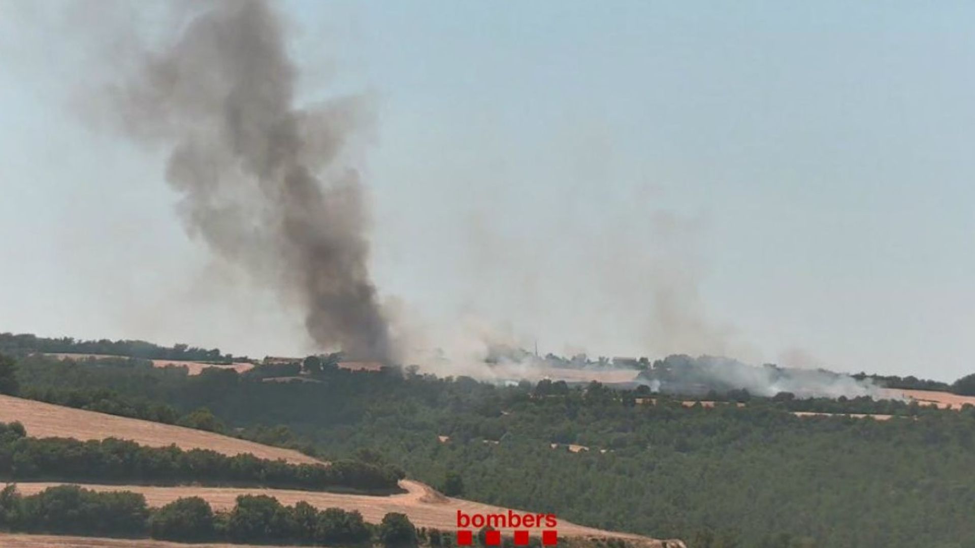Confinan a vecinos de Savallà del Comtat por un incendio Confinan a vecinos de Savallà del Comtat por un incendio