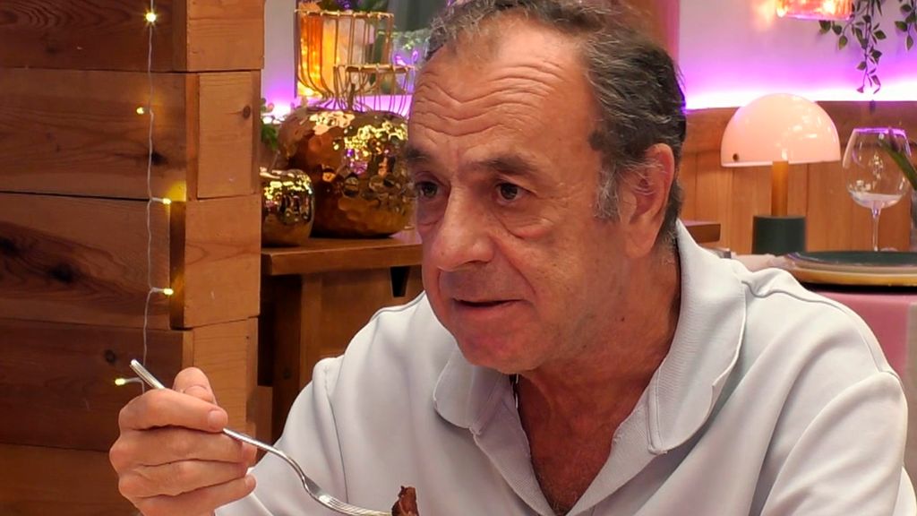 El comentario de Antonio que deja a Elena fuera de juego en su cita: “Un tipo de hombre así no lo tendría jamás a mi lado”