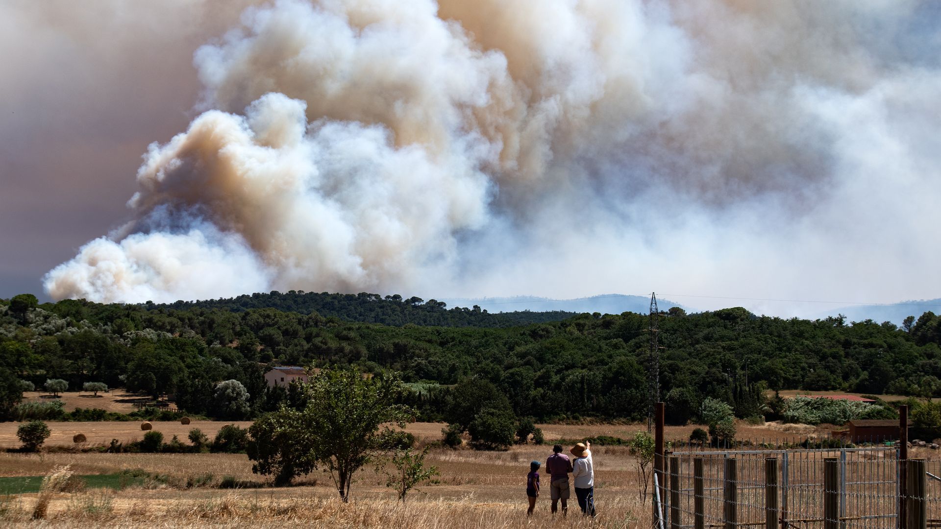 El incendio de La Bisbal, en Girona, se da por controlado tras quemar 2.200 hectáreas El incendio de La Bisbal, en Girona, se da por controlado tras quemar 2.200 hectáreas