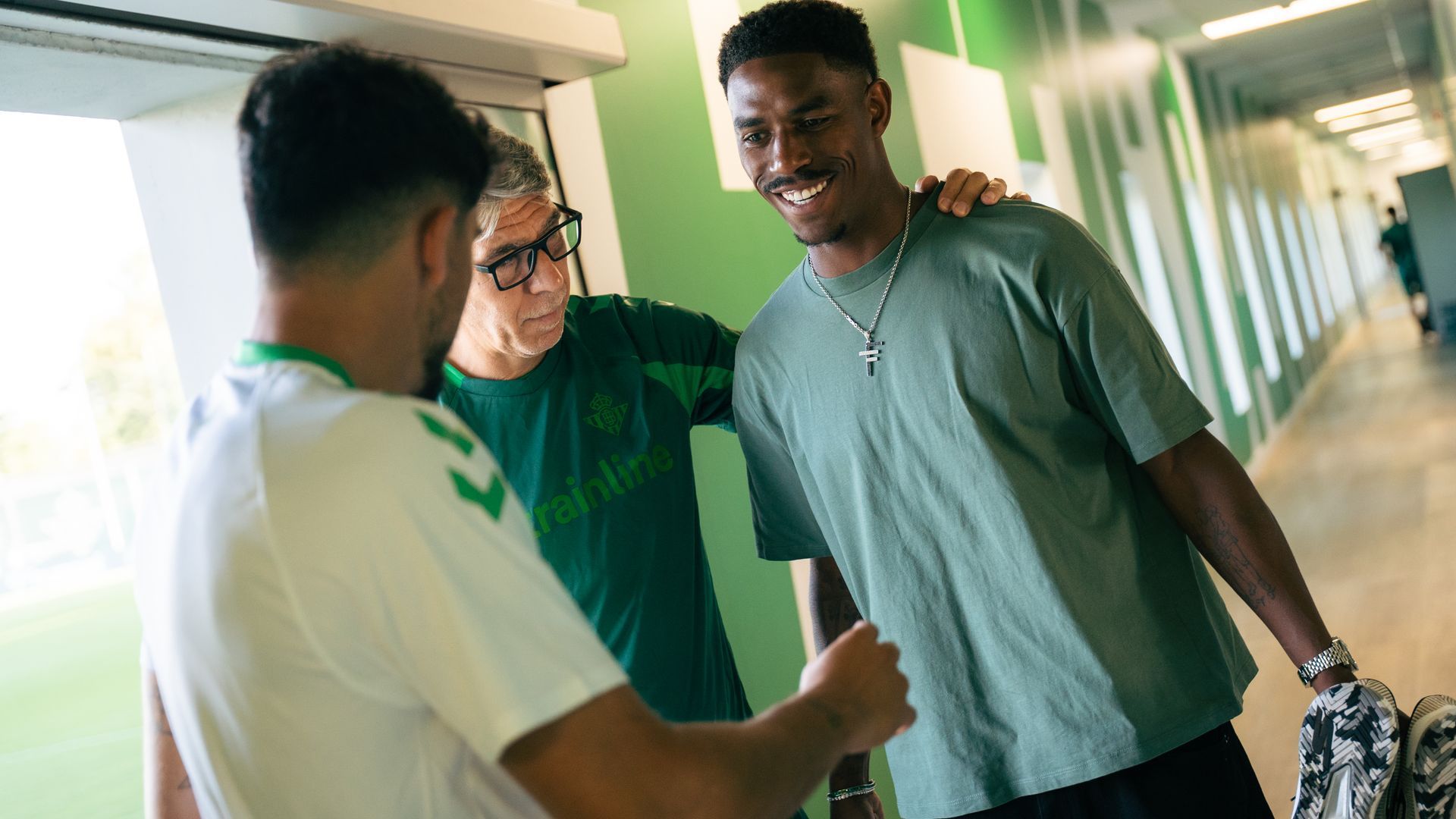 Junior Firpo, en los reconocimientos del Betis