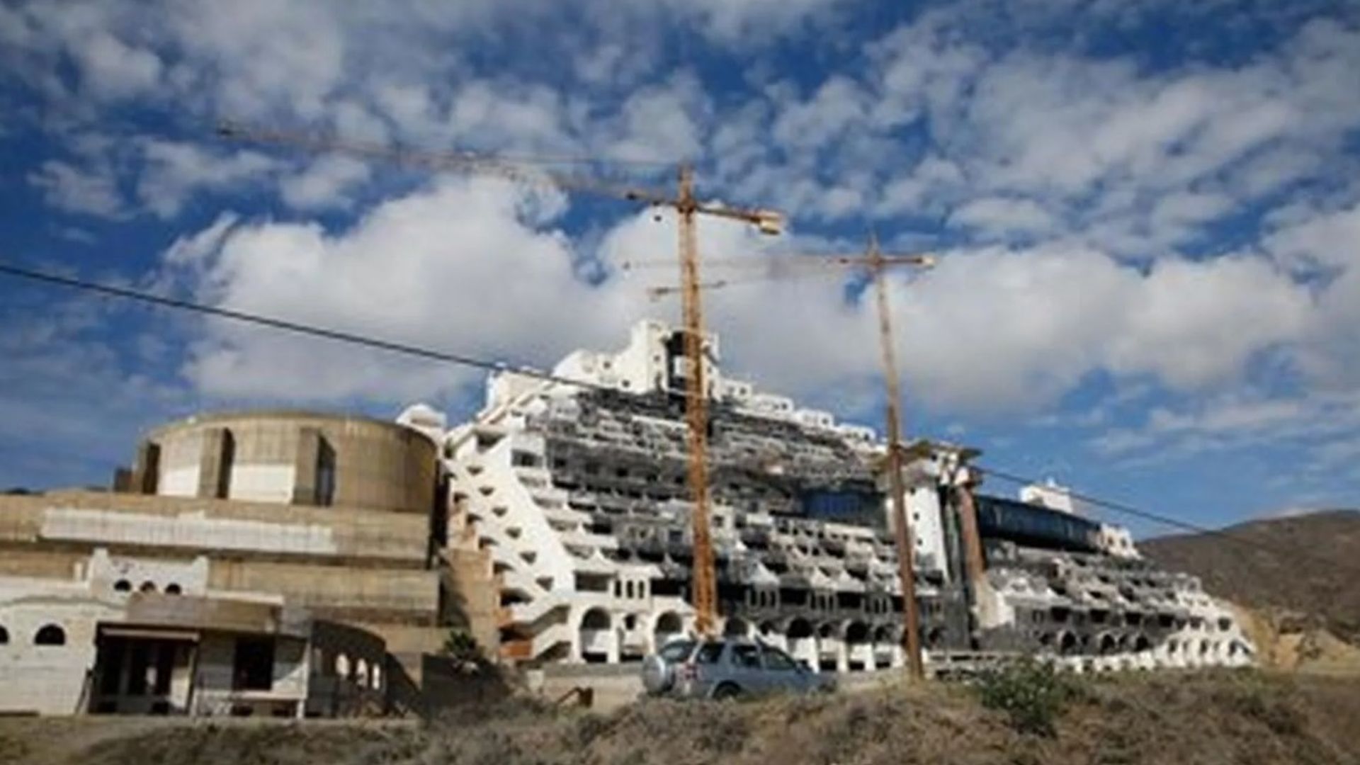 La anulación de la licencia acerca la demolición del hotel de El Algarrobico en Almería La anulación de la licencia acerca la demolición del hotel de El Algarrobico en Almería