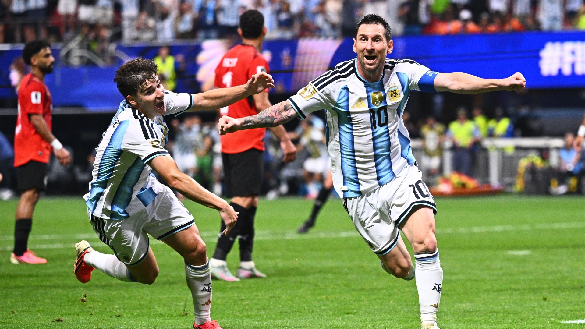 Leo Messi celebra un gol en el Argentina-Egipto