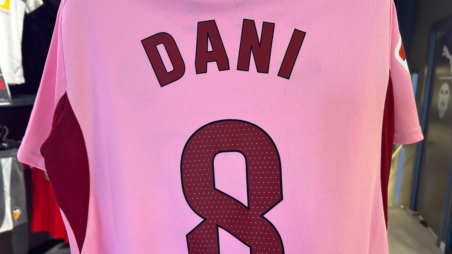 Camiseta rosa del Valencia CF