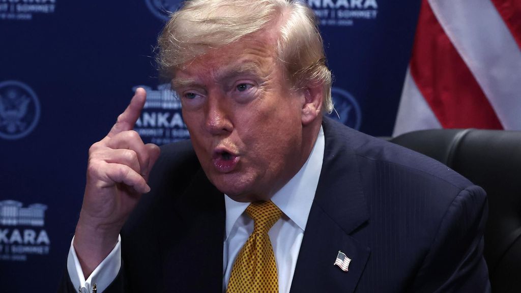 Donald Trump da por rotas las negociaciones con Irán tras la reanudación de los ataques: "Son escoria"