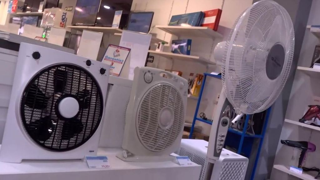 El calor dispara las ventas de aires acondicionados y ventiladores e impulsa el consumo de bebidas heladas