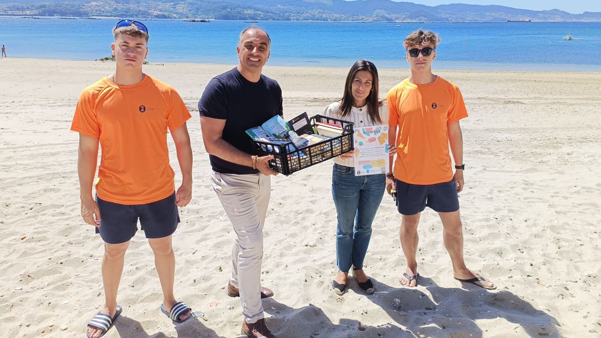 El Concello de Poio incorpora el servicio de préstamo de libros a sus arenales con bandera azul El Concello de Poio incorpora el servicio de préstamo de libros a sus arenales con bandera azul