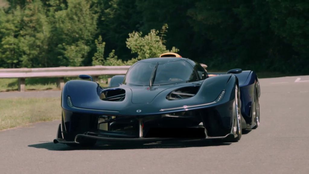Adrian Newey diseña un coche más rápido que un F1 y Manu Carreño clama al cielo