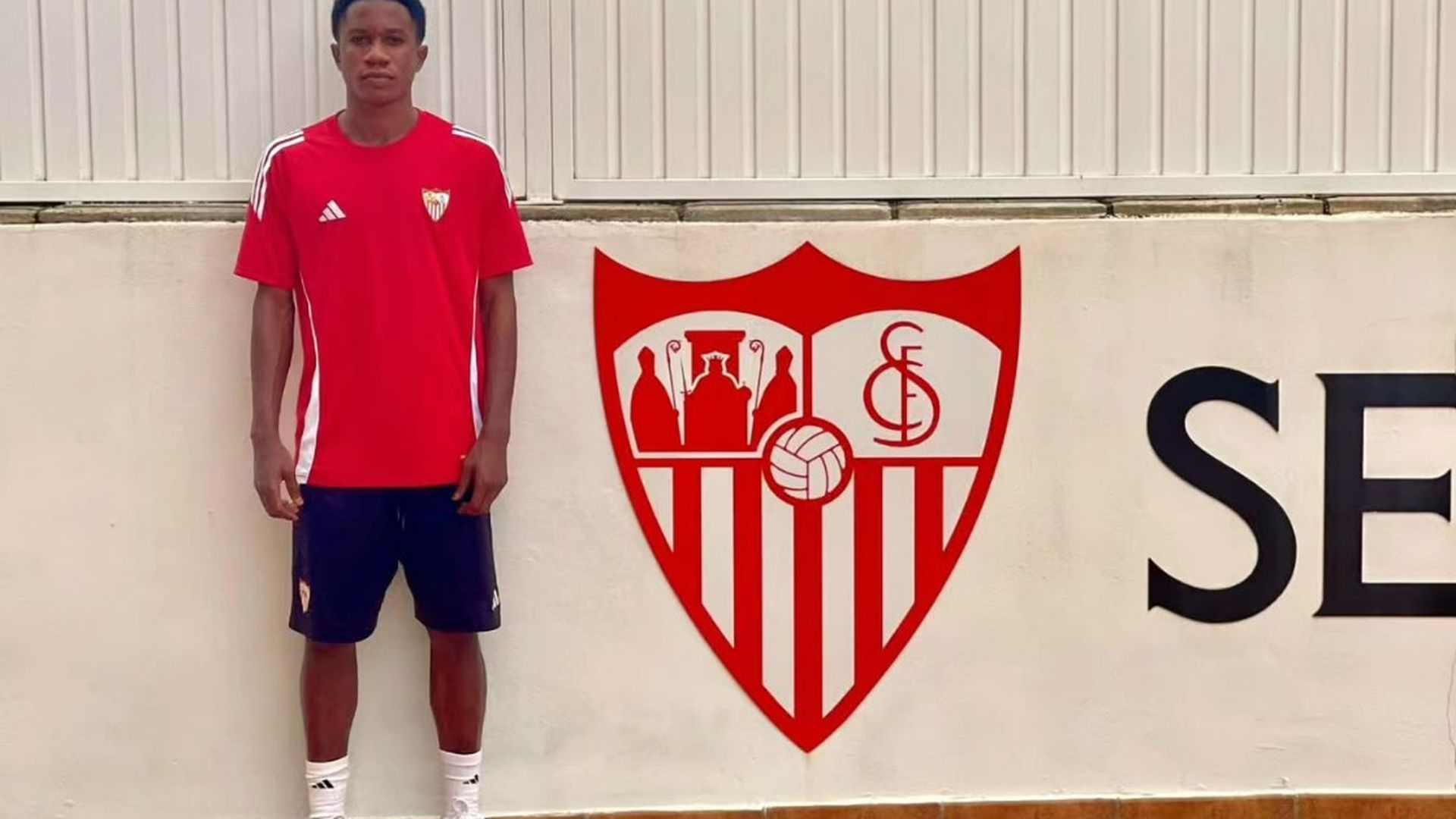 Emmanuel Abrokwa, en la ciudad deportiva del Sevilla