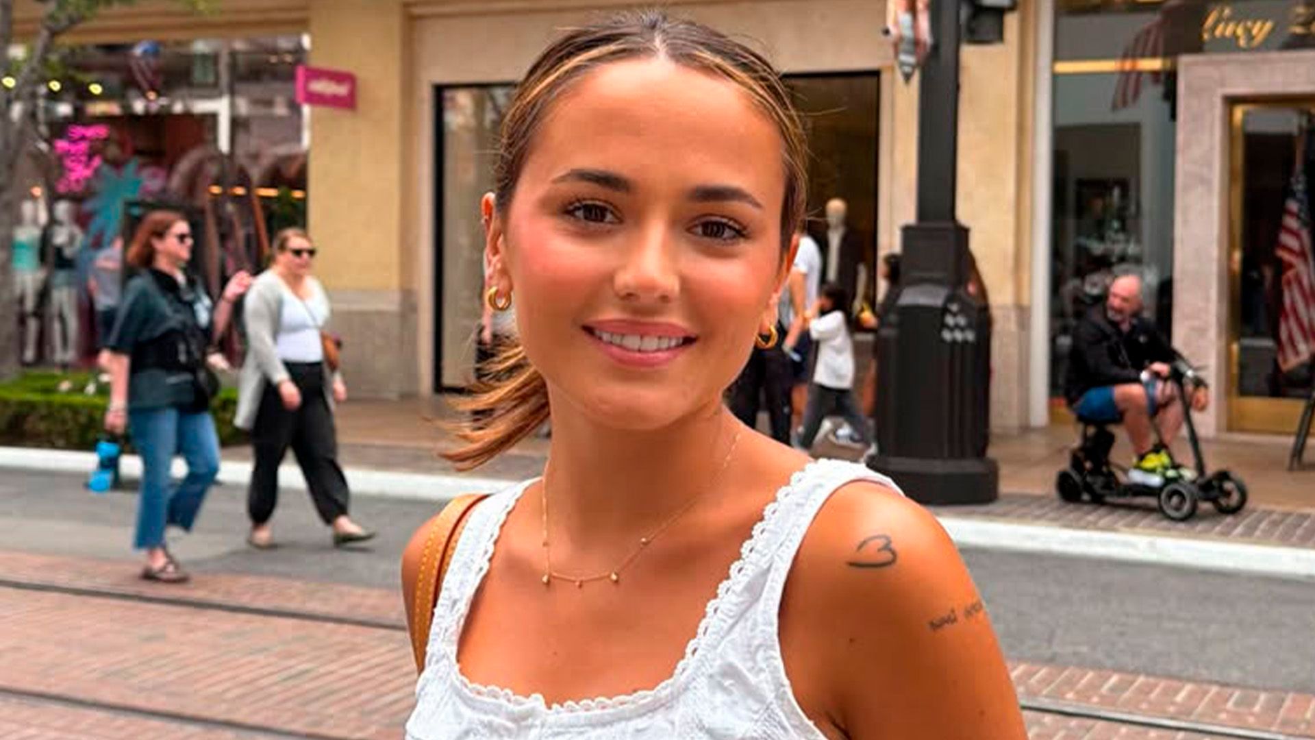 Gal·la Mora se muda a Los Ángeles y hace un ‘house tour’ de su nueva casa
