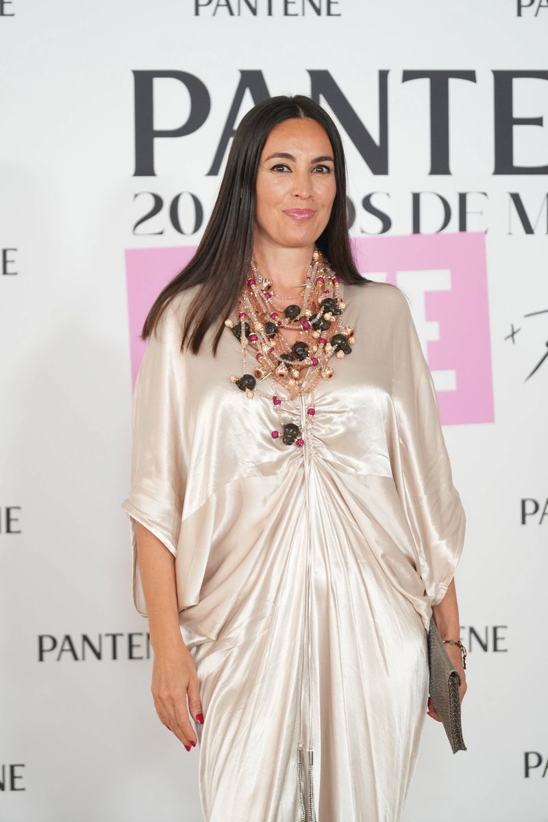 Invitada en el photocall de Pantene