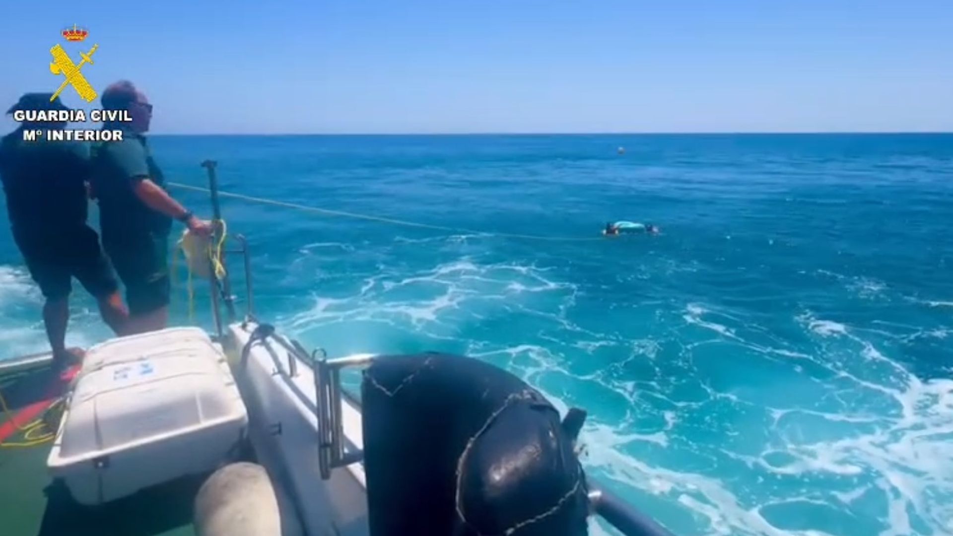 La Guardia Civil rescata a dos personas a la deriva en Sitges