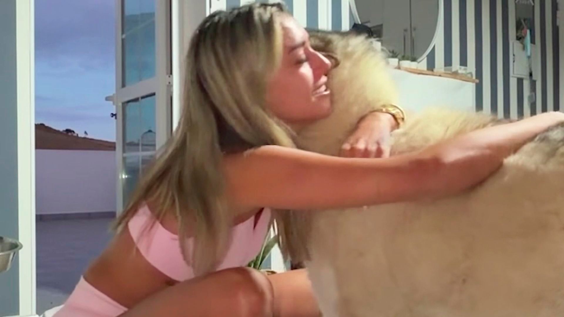 Leila se reencuentra con su perro en común con Atamán Muy yo by Leila Temporada 1 Top Videos 8