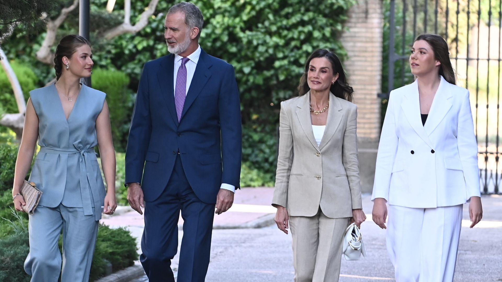 Los reyes acompañan a la Infanta Sofía