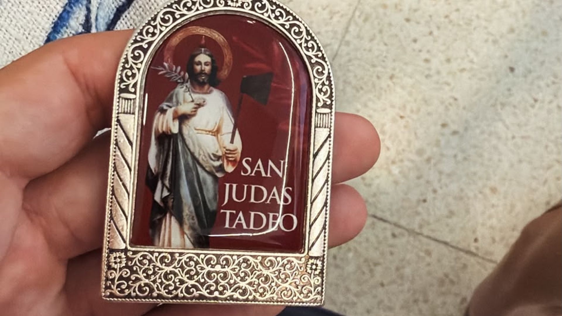 Luitingo antes de que su madre entrara en quirófano
