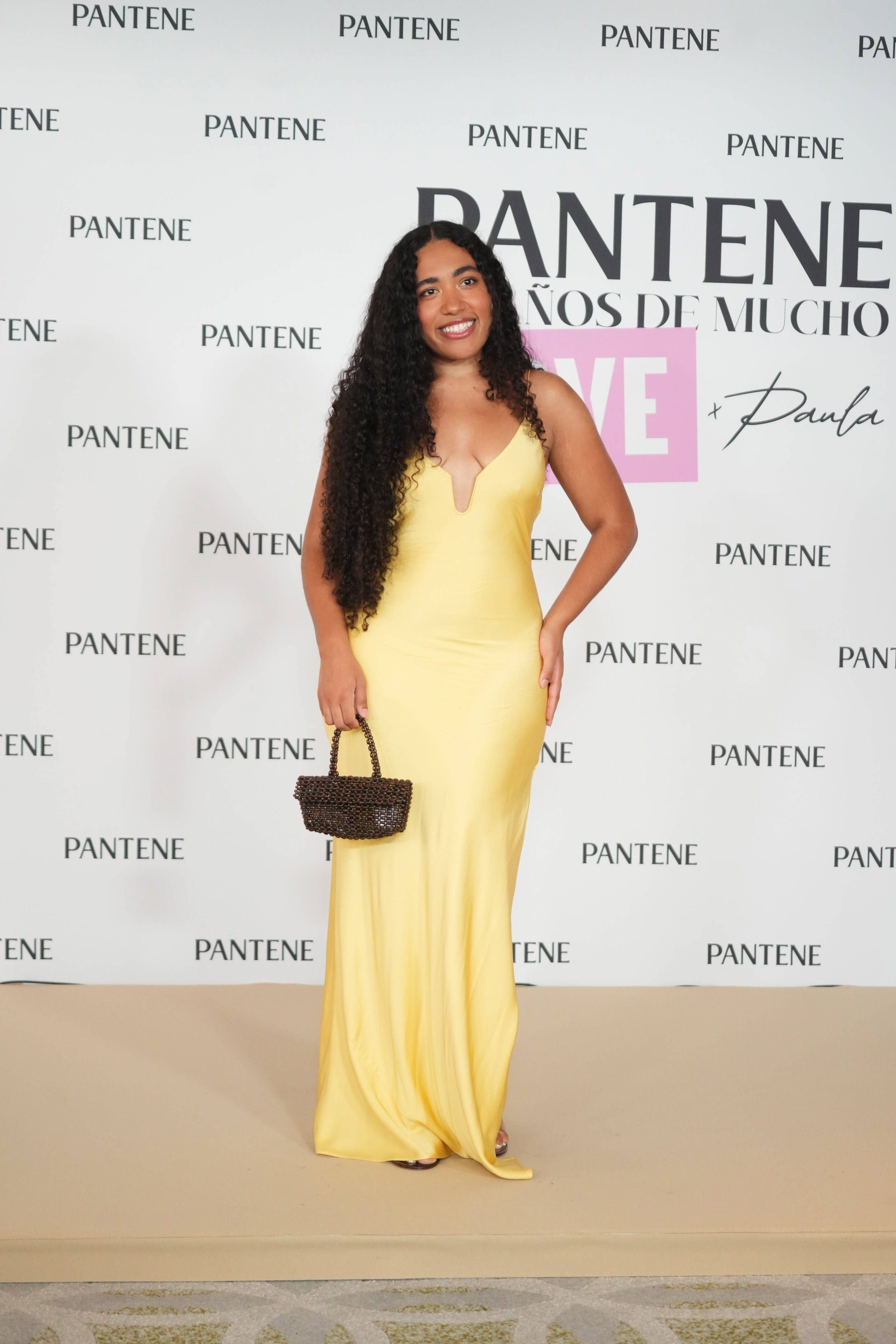 Luna Lionne, en el photocall de la fiesta de Pantene